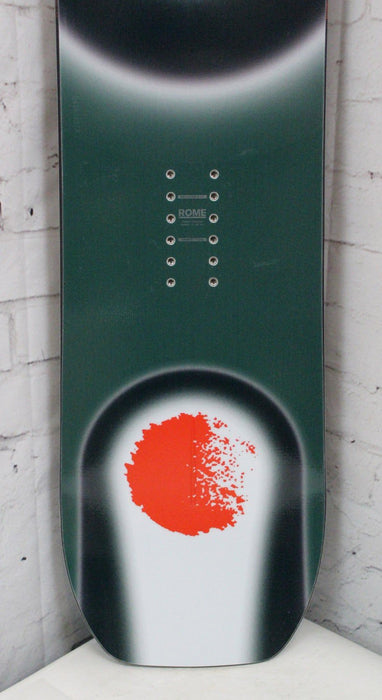 Rome Muse Women's Snowboard 144 cm Directional Twin Fusion Camber Demo