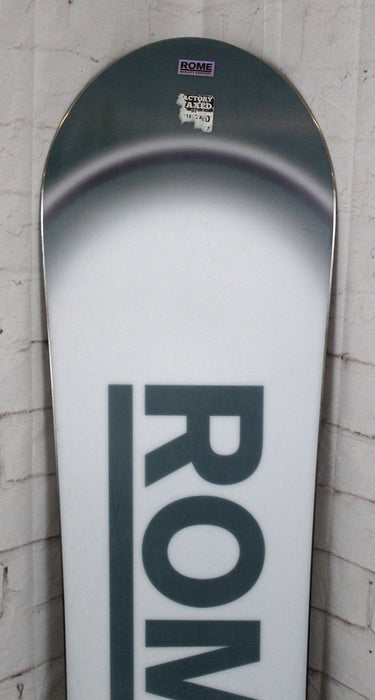 Rome Muse Women's Snowboard 144 cm Directional Twin Fusion Camber Demo