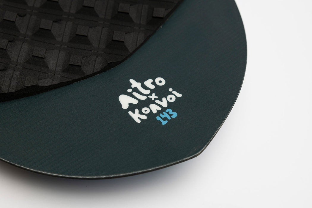 Nitro x Konvoi Surfer Men's Snowboard 143 cm Powder Powsurfing Board New 2026