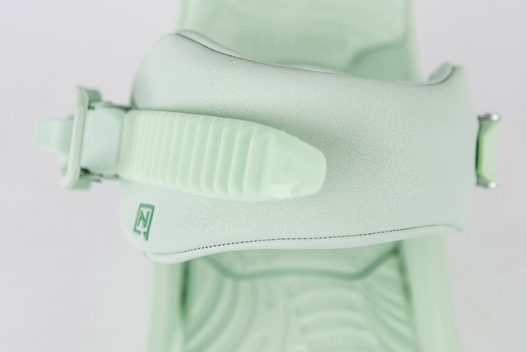 Nitro Cosmic Snowboard Bindings Women's Small / Medium (US 5.5-10.5) Mint 2026