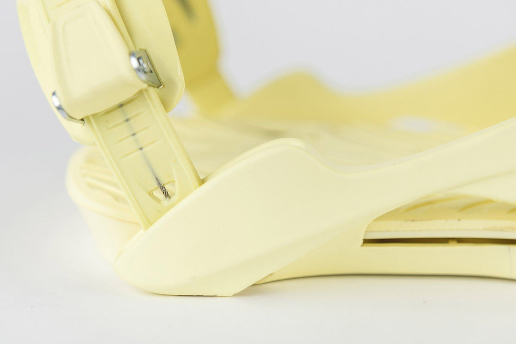Nitro Cosmic Snowboard Bindings Women's Small / Medium (US 5.5-10.5) Light Lemon